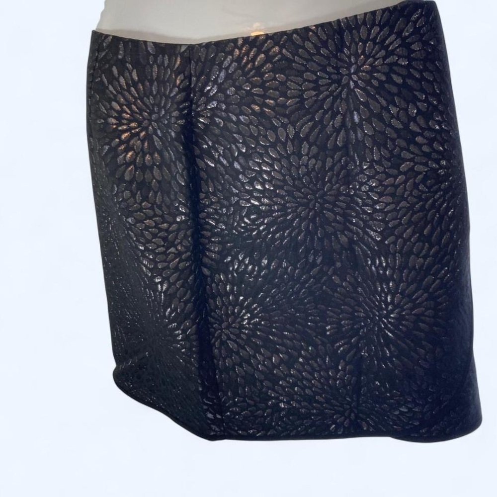 LOFT shimmering black textured mini skirt with zipper closure approx XS - S